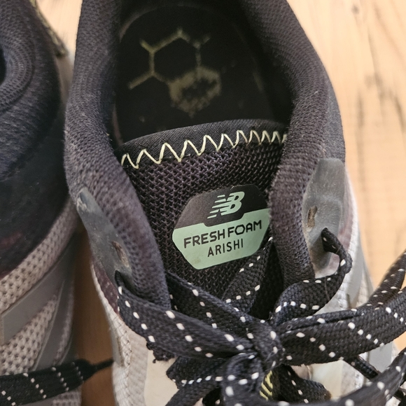 New Balance Women's Fresh Foam Arishi Trail V1 Trail Running Shoe - Picture 8 of 9